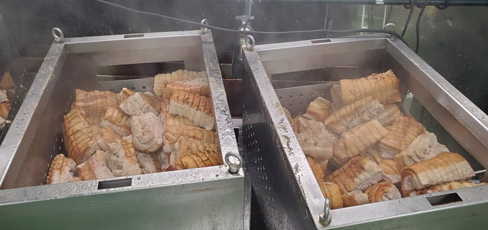 タレから食材まで一貫製造