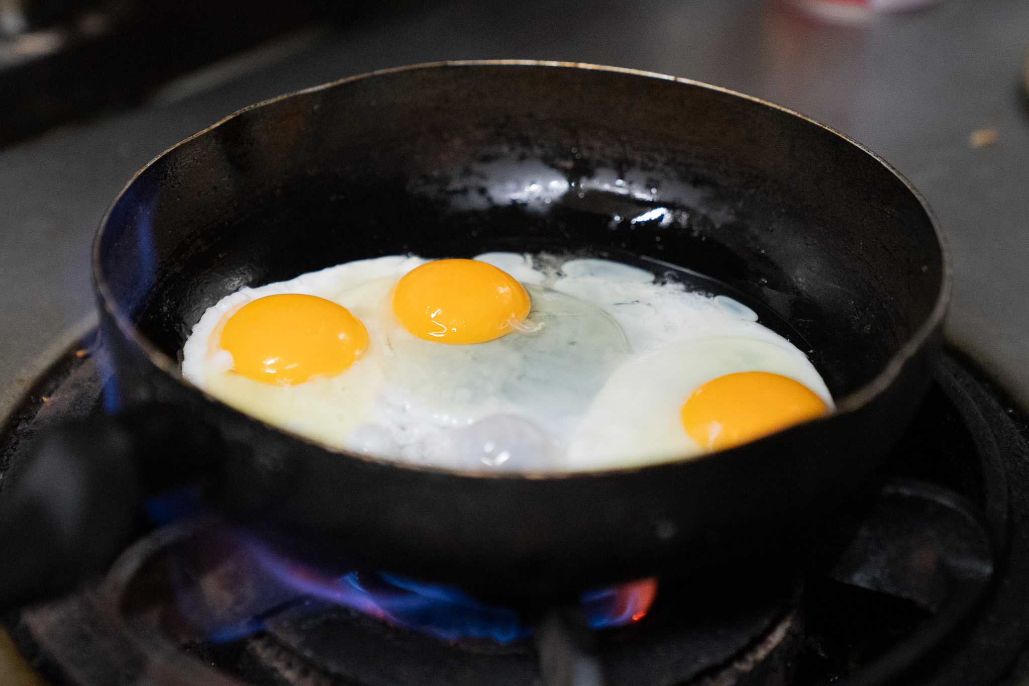 目玉焼きを焼いて